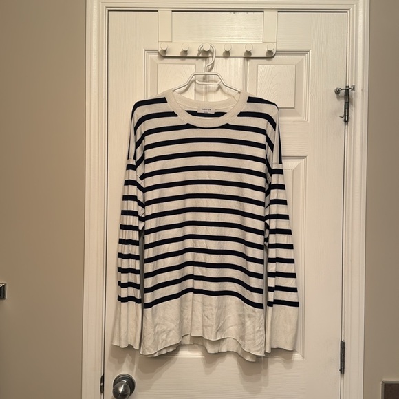 Babaton - Traditional Sweater - Peachy Soft Knit Crewneck Sweater - Large - Picture 5 of 7